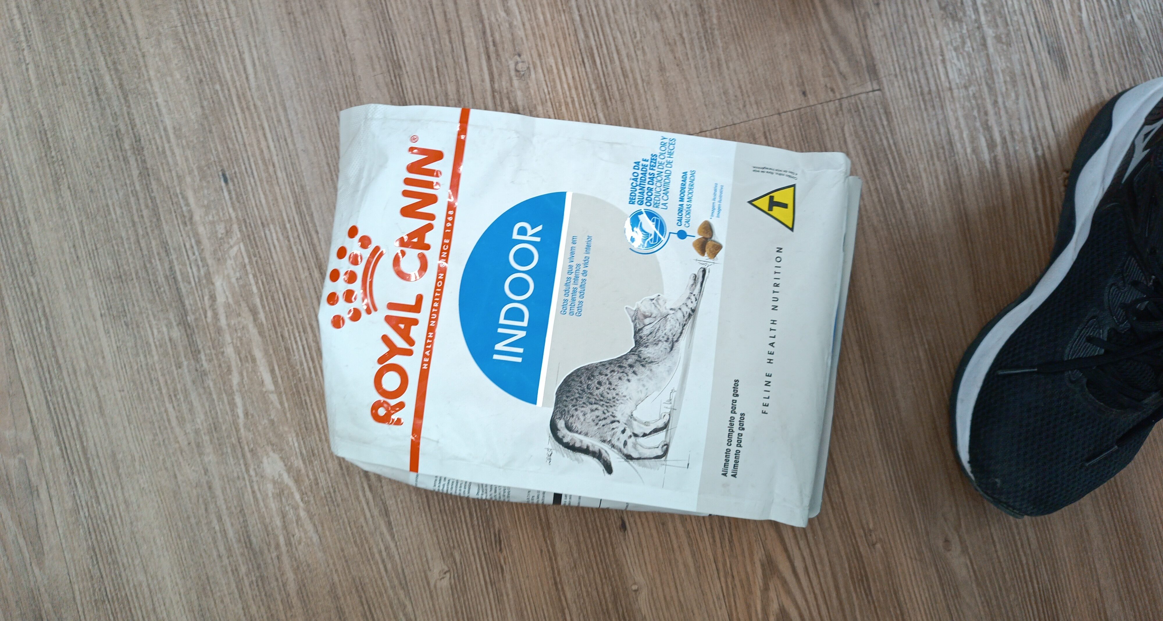 Royal canin 1,5 indoor - Product - pt