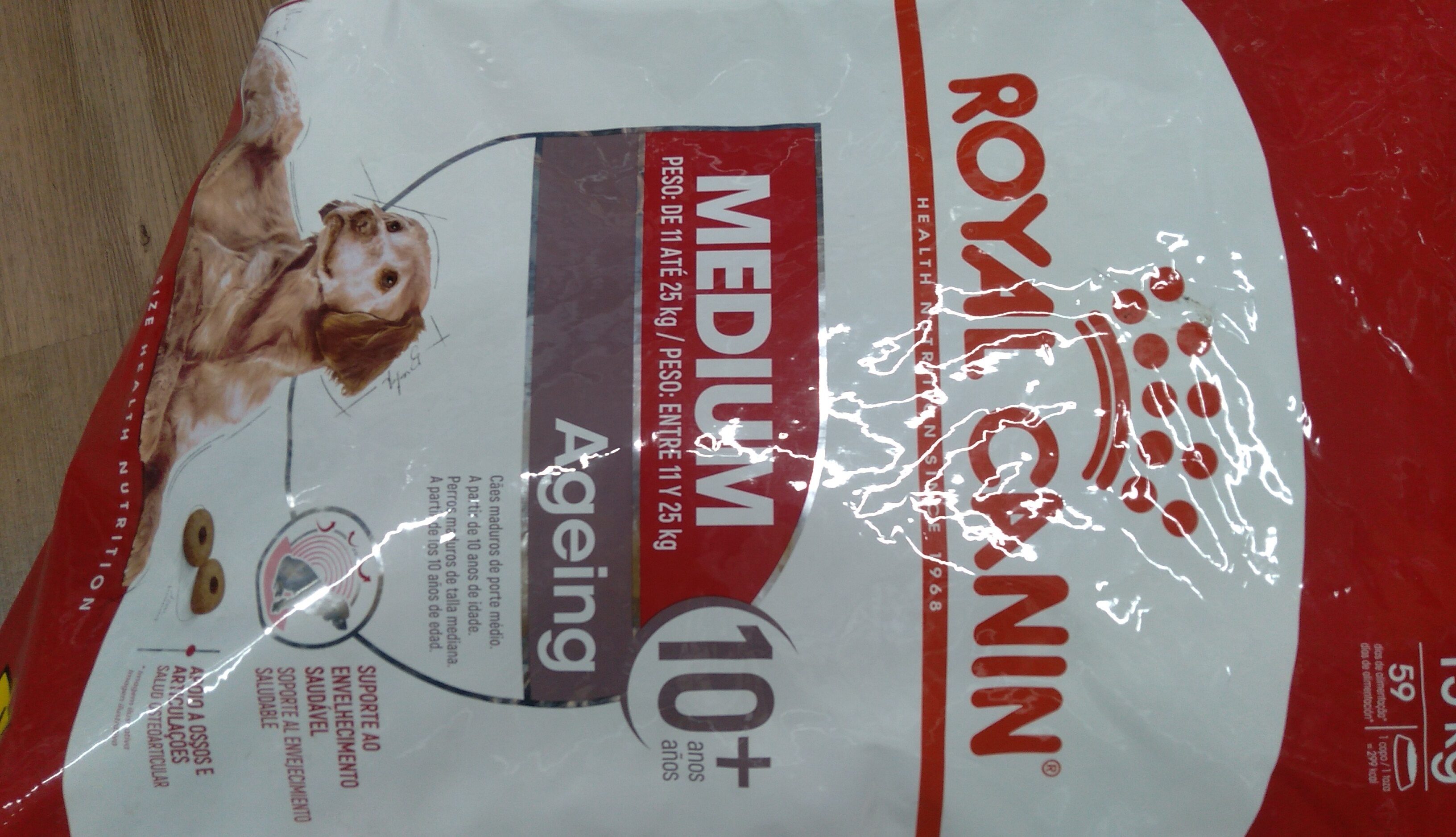 Royal Canin 15kg Médium Aceing 10+ - Product - pt