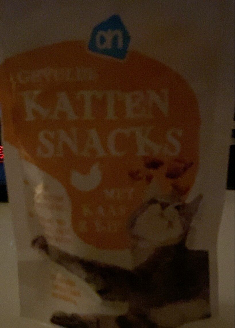 Filled cat snacks - Product - fr