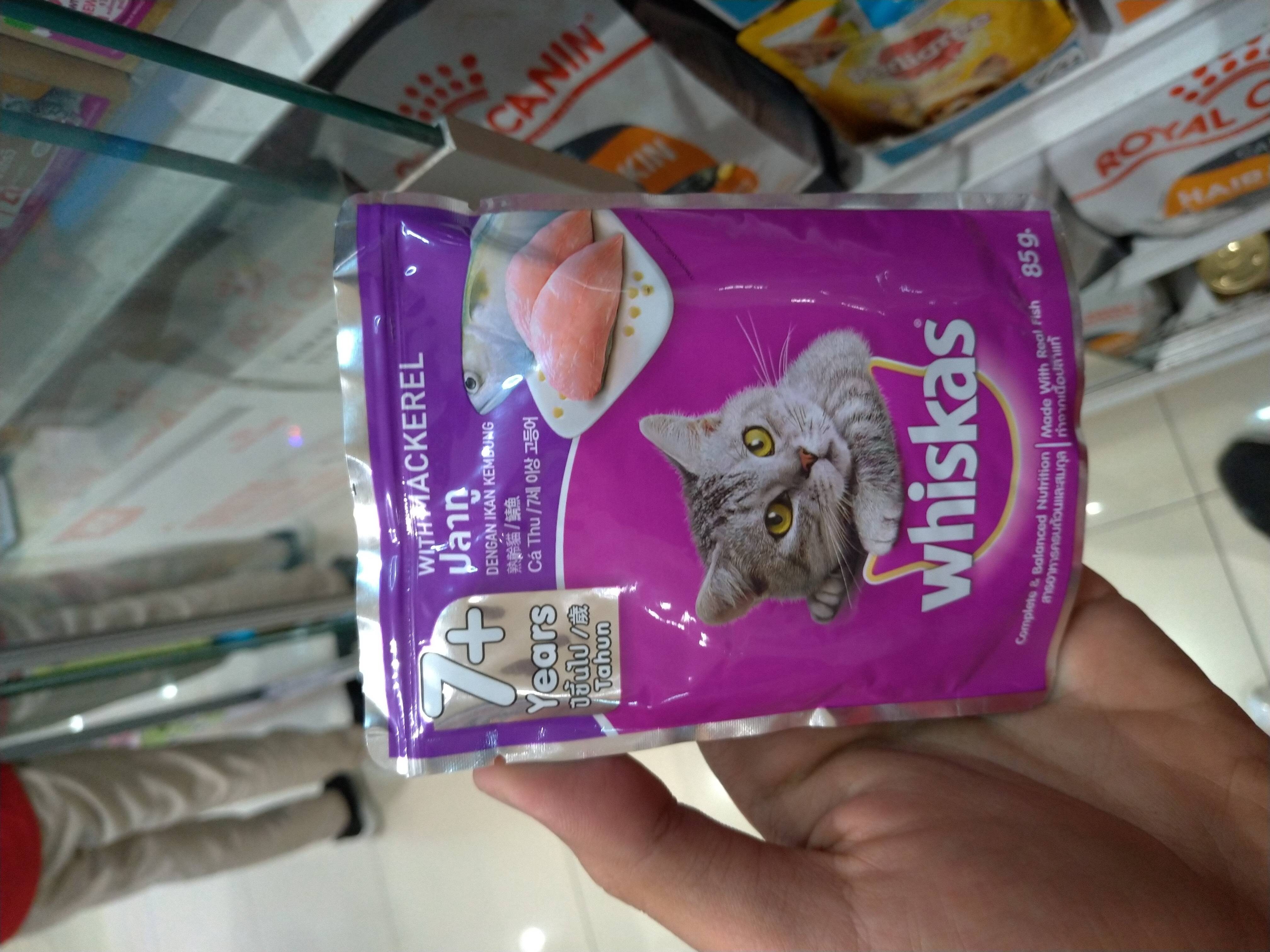 whiskas pouch with mackerel ikan kembung - Product - so